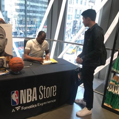 Pete_Hernandez3's profile picture. @Marvel junkie + @StephenCurry30 advocate