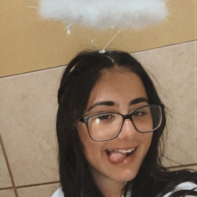 a ray of fucking sunshine. 🍯 💫