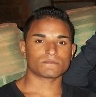 Sou Carioca, 18 Anos :D, Gosto de Jogar bola com os amigos etc.., to solteiro =(, adc meu msn : maik_mengao@hotmail.com So FÂ do @jarpad @mishacollins.