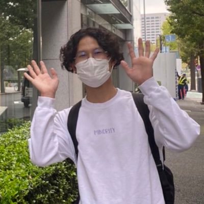 吉本興業 東京NSC25期 テキセツの街 日大経商法落研出身 神保町漫才劇場にて活動 いんすた→https://t.co/6CxSKFZIPK らじお→https://t.co/bm4bmQ9KfI 取り置きとか嬉しい