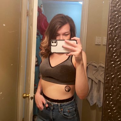 ShawneeHillier's profile picture. mostly shit my bf says | IG:@shawneeclarissa_