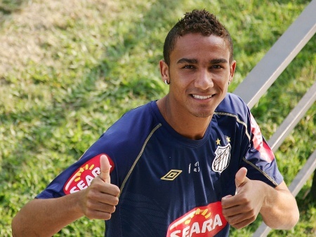 Fã CLube OFICIAL & RECONHECIDO pelo jogador @daaniloluiz. Criado em 08/01/11   oficializado em 10/01/11 ;D