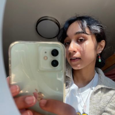 lipinotleapy's profile picture. (she/her) stream of consciousness and occasional word vomit