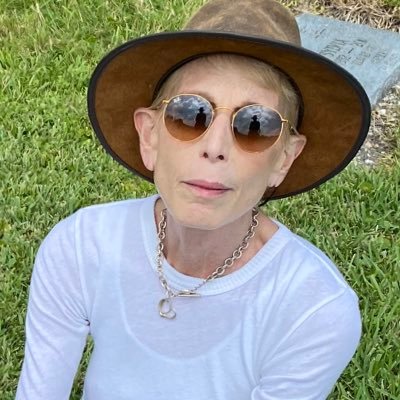 #writer #poet #metastaticbreastcancer #densebreasts #healingcircles host/ guardian #patientadvocate & btw #fuckcancer & me/she/her #blog at https://t.co/KliqUqp1qe