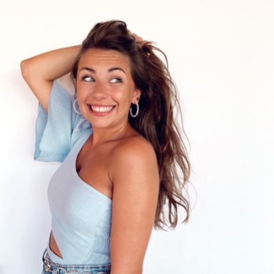 AndreaBoverCerv's profile picture. No te ilusiones pero tampoco pierdas la ilusión.