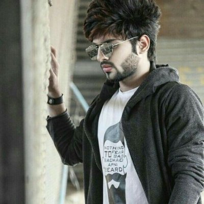 ہم سب پاکستانی ہیں ہمارا مقصدستاروں سے آگے کی منزل کو حاصل کرنا ہے۔اللہ سب کا ہے سنی شیعہ وہابی بریلوی سب اک اللہ کو سجدہ کرتے ہے۔ہم نے پاکستان کانام روشن کرنا