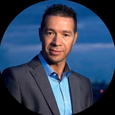 cdebiche's profile picture. Dans mon job, contribuer à la transformation et aux opérations du Groupe La Poste, La Banque Postale. Passionné par l’École, l'Histoire et les Arts-Martiaux.