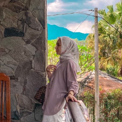 shenamarly's profile picture. 1st june . batam . accounting . trisakti . independent . koleris