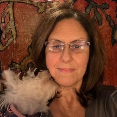 Bronx Born Jersey Girl Grown, Married, Girl Mom, Boy Grammy. ❤️ dogs, cats, other critters, good people. Dem supporter/voter for truth, honor, decency. 🇺🇦🌻