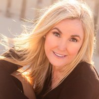 Donna Barnes - @DonnaBarnes Twitter Profile Photo