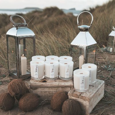 Natural Coconut Wax Candles.
A family business focused on real, natural luxuries.
Handmade, always.