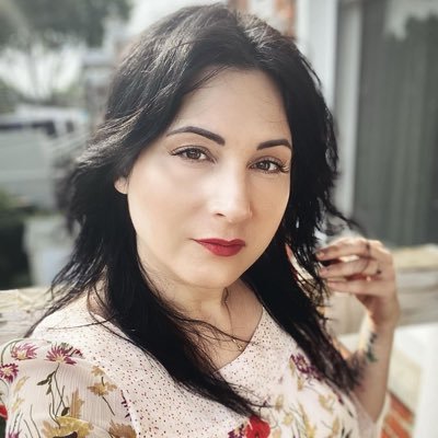 DaraMoats's profile picture. Montrealer with a healthy fear of ghosts. Programmer of films. cELLEuloid & Saskatoon Fantastic Film Fest | she/her