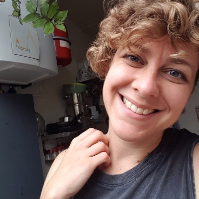 FrancineAarts's profile picture. met-vlagen-twitteraar, vakbladjournalist, kattenfluisteraar