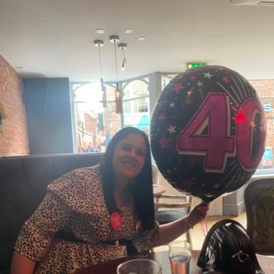 Fun loving chick... who loves the Beatles...works at archbishops of york junior school xx