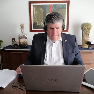 vasajorg's profile picture. 🇲🇽
Internacionalista, Maestro en Administración y Políticas Públicas. Supersonic🦖🏀/Redskin-Commander🏈🐽/Chiva🐐⚽.