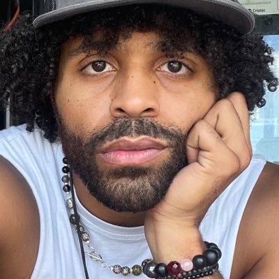 ThisisKrisGreer's profile picture. un hombre