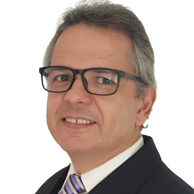 Advogado, Professor, Escritor, Empresário, Especialista em Advocacia Tributária pela EBRADI e Mestre em Contabilidade e Controladoria pela USP.