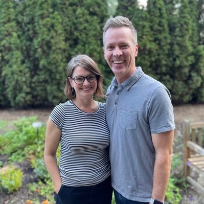 Senior Pastor at Vineyard Columbus and host of The In Between podcast. Wanting the world to know that love is real and God is not crazy.
