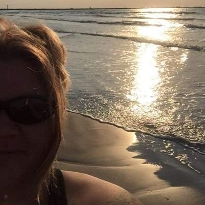 vibes_tx's profile picture. Words of the mind✏🧠. Tattooed Mama😊. Photography Lover📸.