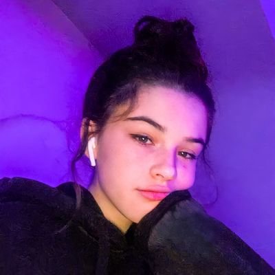 clueshyy's profile picture. 