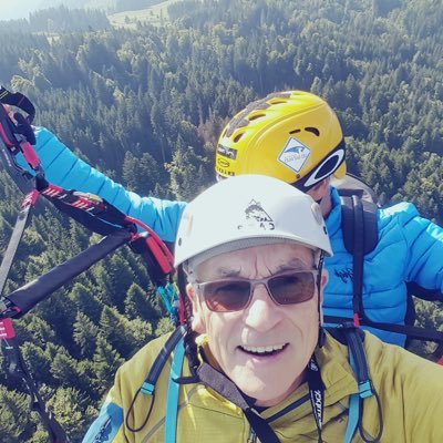 Une personne spéciale car on existe et on avance vers son présent et être bien dans son corps sport et marche .