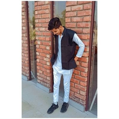 Nikhil_says_'s profile picture. || A SHORT GUY WITH A BIG DREAMS||
|| DEVBHOOMI || RISHIKESH ||