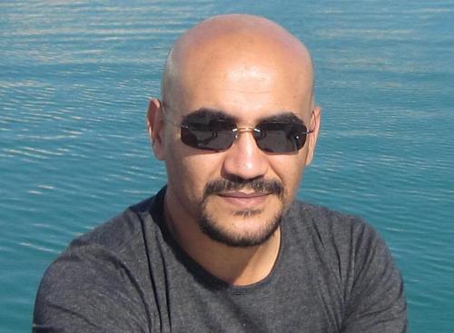 واحد من بني ادم