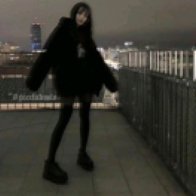 thinnthighs's profile picture. 