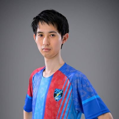 講談社のプロゲーミングチーム「ゲキサカFC eスポーツ」所属 / 国体2021・2022年宮城県代表 / eFootball2022 Div1 90%↑ / ウイイレ2021 Hall of Fame / TP(eS):8th 2部アシスト王 9th 3部ベスト11