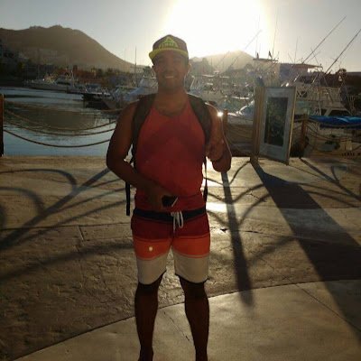 ReyesLr90's profile picture. 