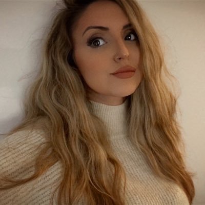 zoewowe's profile picture. Fine Artist (MFA), FE/HE Lecturer. Everyone is capable of becoming successful! ❤️#MarfanSyndrome #EhlersDanlosSyndrome instagram: @lrzoemfa