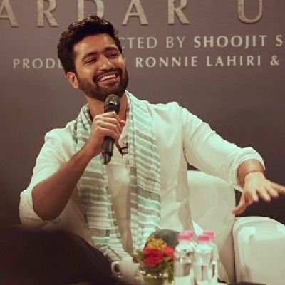 @vickykaushal09 it's you, you make me smile💕