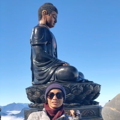 HoangH34279825's profile picture. 