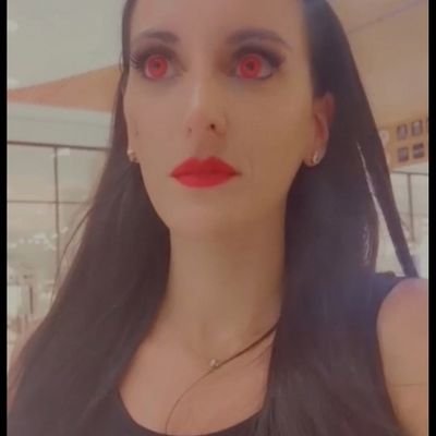 Johannavr005's profile picture. 