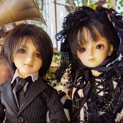 本と音楽とドールを愛する人です。そしてガトーショコラ（を夏期以外作って配ってる）の人。最近はニーアシリーズとDoDも愛し始めた。「Fortesis」という名前で二次創作（基本富士見二丁目交響楽団シリーズ）やってます。一応成人済腐女子なので、そういった類いのつぶやきもあるかもしれません。宜しくお願いいたします