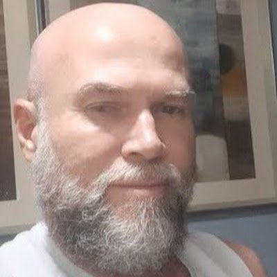 Fico muito feliz ☺ quando consigo ajudar.