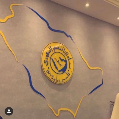 (هناك فرق بين النقد والحقد،وبين النصيحة والفضيحة،وبين التوجيه والوصيه،حياة الناس لم تدوّن باسمك لتخبرهم كيف يعيش