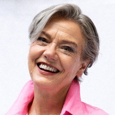 Transformational Coach & Speaker
I help value-driven women CONVERT CHAOS TO CLARITY, crush overwhelm and create a life they love! https://t.co/KxH8jmPL8F