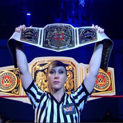 Arbitre de Catch / Host, former @WWE referee 📺 (FKA Olympe Margaux) / 📍Bordeaux, France ✈️🌍 / 🤘🏻Metal head