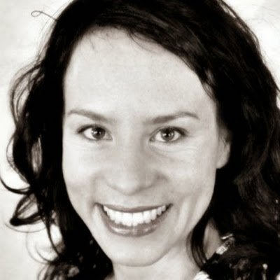 Versatile, creative, cosmopolitan. Trainer for intercultural competence, gender and diversity. Managing director of an NGO. Mother of a grown-up daughter.