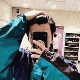 raragedw's profile picture. 💙💙💙