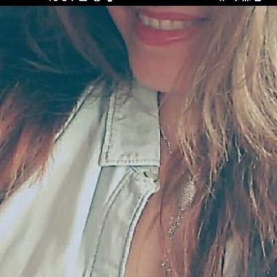 Ich habe mehrere Persönlichkeiten ..... oder zumindest sagt das jeder von ihnen ..
Tengo Personalidades Múltiples..... o al menos éso dicen cada una de ellas...