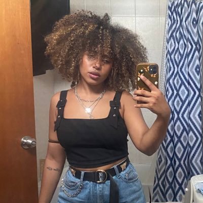 my mind keeps running off to dark corners and coming back with reasons for why i am not enough 🌧🌧🌧