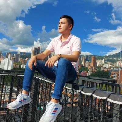 NicolasRugee's profile picture. Externadista y amante al fútbol.