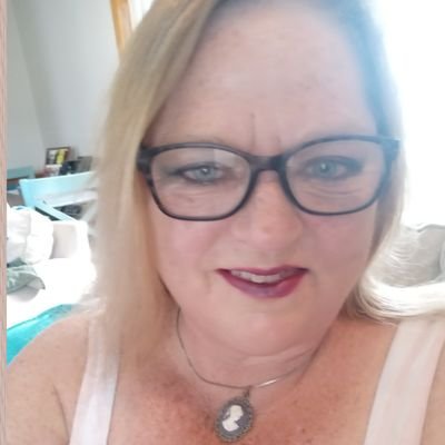 VERY Spiritual,Love unconditionally!C others 4 WHO they are  not WHAT they are! Happily married! Grateful 4 family,friends and my deep rooted Irish ancestry!