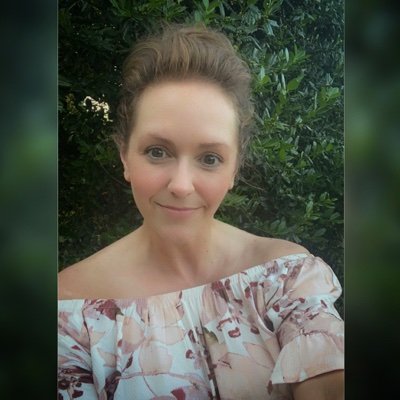 Spunky 13 year old + 3 cats and 1 GSD = one busy missus. Interior Designer and lover of all things creative.