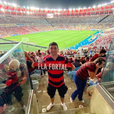 Faço umas festas, tenho uma gráfica, sou esquerda de berço. Flamenguista inveterado, inclusive sou embaixador do @flamengo no Ceará pela @flafortal.
