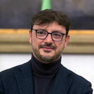 Assessore alla mobilità del comune di Roma. Democratico.