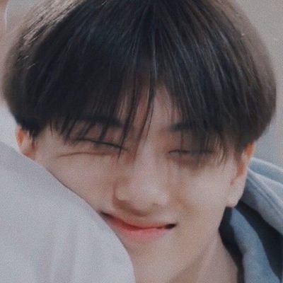 ArusTk's profile picture. ติ่งทุกวง ทุกวงที่แปลว่าทุกวงการ