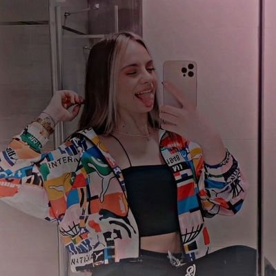 Cemresolmazx101's profile picture. 